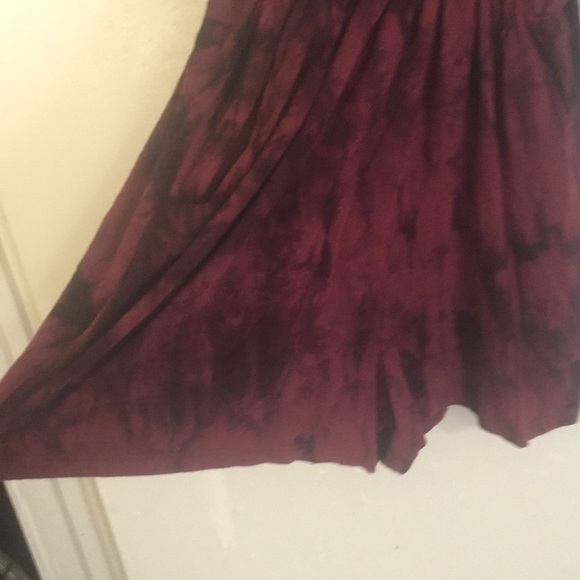 ❤️Ginger G Romper in Rust Red/Black Tye-Dye (S)🖤 - Picture 2 of 9